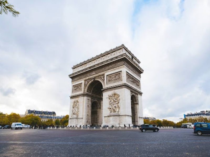 ايطاليا وسويسرا مع باريس ولندن
