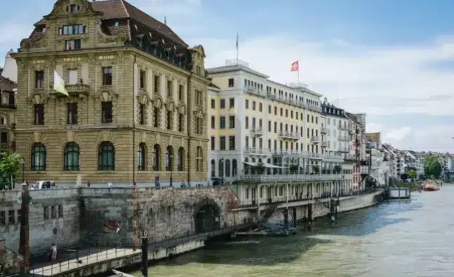 عرض 7 أيام على الطبيعة في سويسرا (سائق خاص)